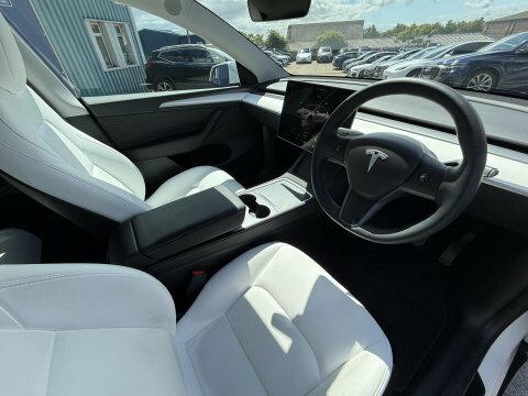 Tesla Model Y Dual Motor Long White #2