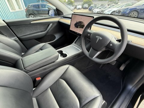 Tesla Model Y Dual Motor Long Black #2