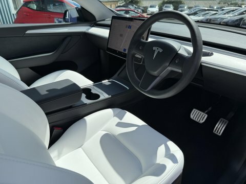 Tesla Model Y Dual Motor Performance Black #2