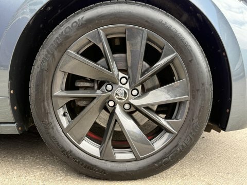 Skoda ENYAQ Suv Black #12