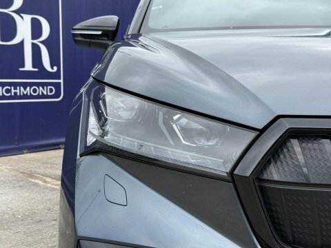 Skoda ENYAQ Suv Black #10
