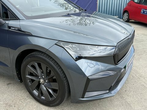 Skoda ENYAQ Suv Black #11