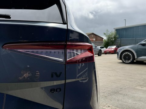 Skoda ENYAQ Suv Black #16