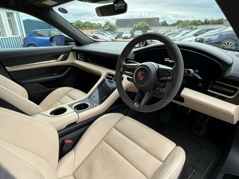 Porsche Taycan Performance Plus 93.4Kwh Black #2