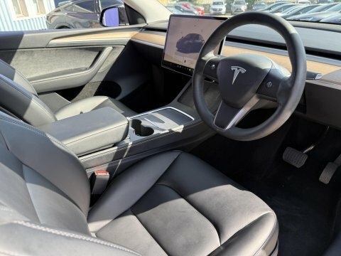 Tesla Model Y Dual Motor Long Black #2