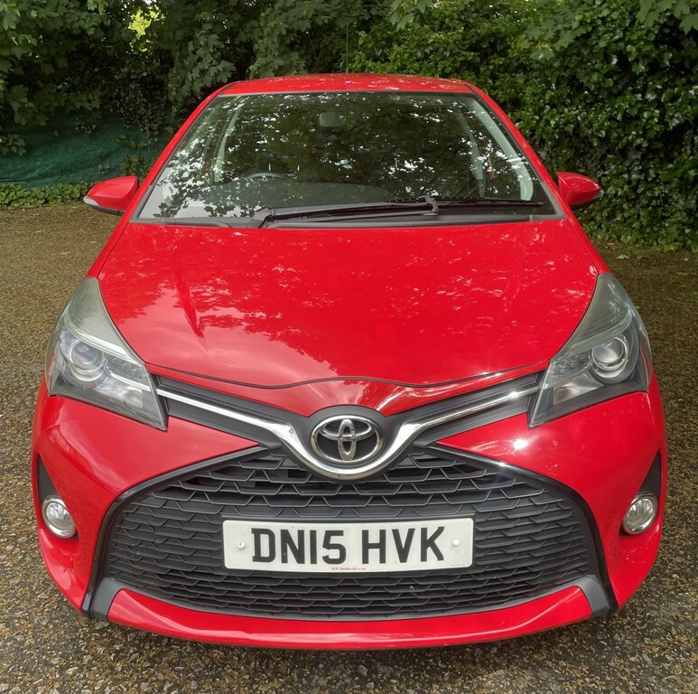 Toyota Yaris 1.3 Dual Vvt-i Sport 201515 DN15HVK Red #5