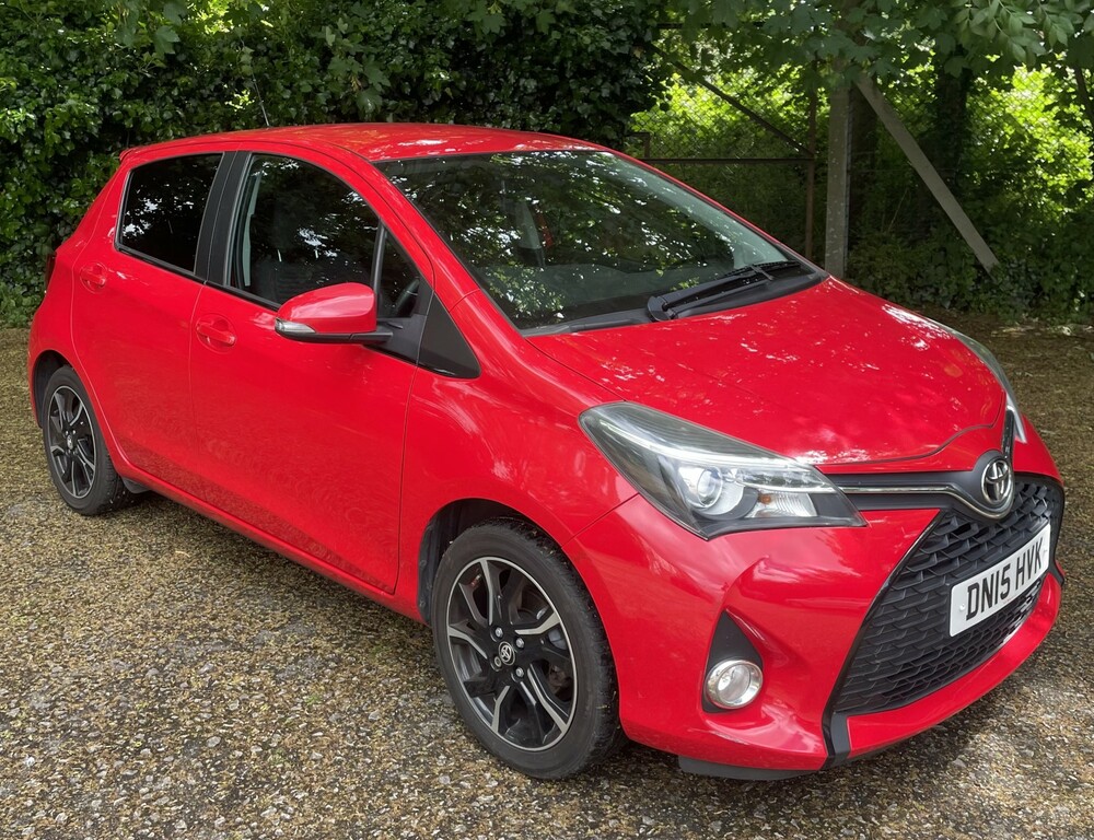 Toyota Yaris 1.3 Dual Vvt-i Sport 201515 Red
