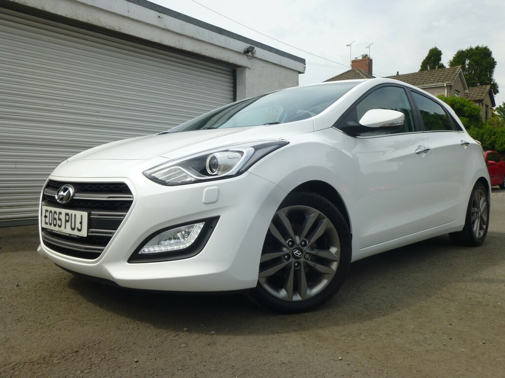 Hyundai I30 1.6 Crdi 134 Bhp Blue Drive Premium Edition 20 R T White