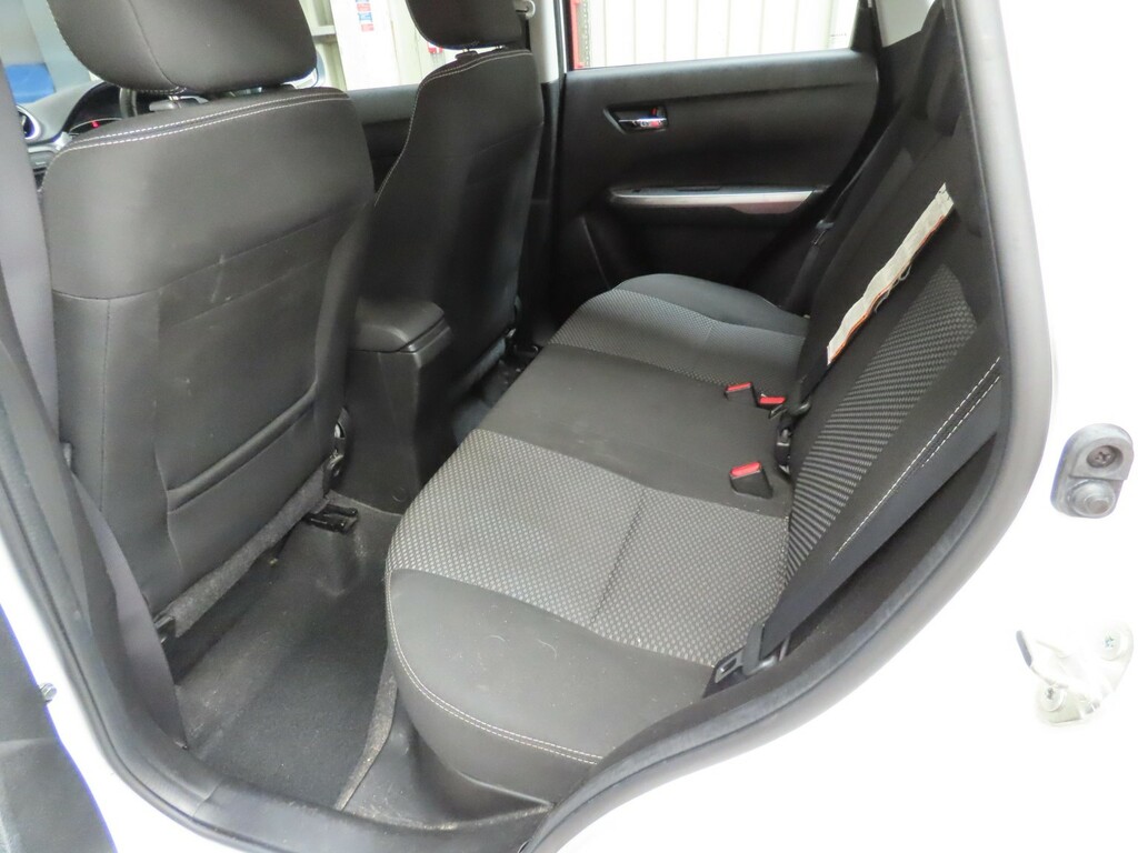 Suzuki Vitara 1.0T 109 Bhp Boosterjet Sz4 65K Fsh Euro6 Ulez Com White #4