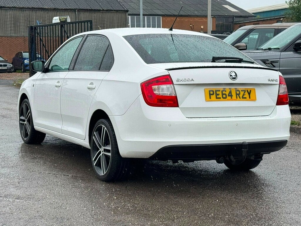 Skoda Rapid Hatchback White #4