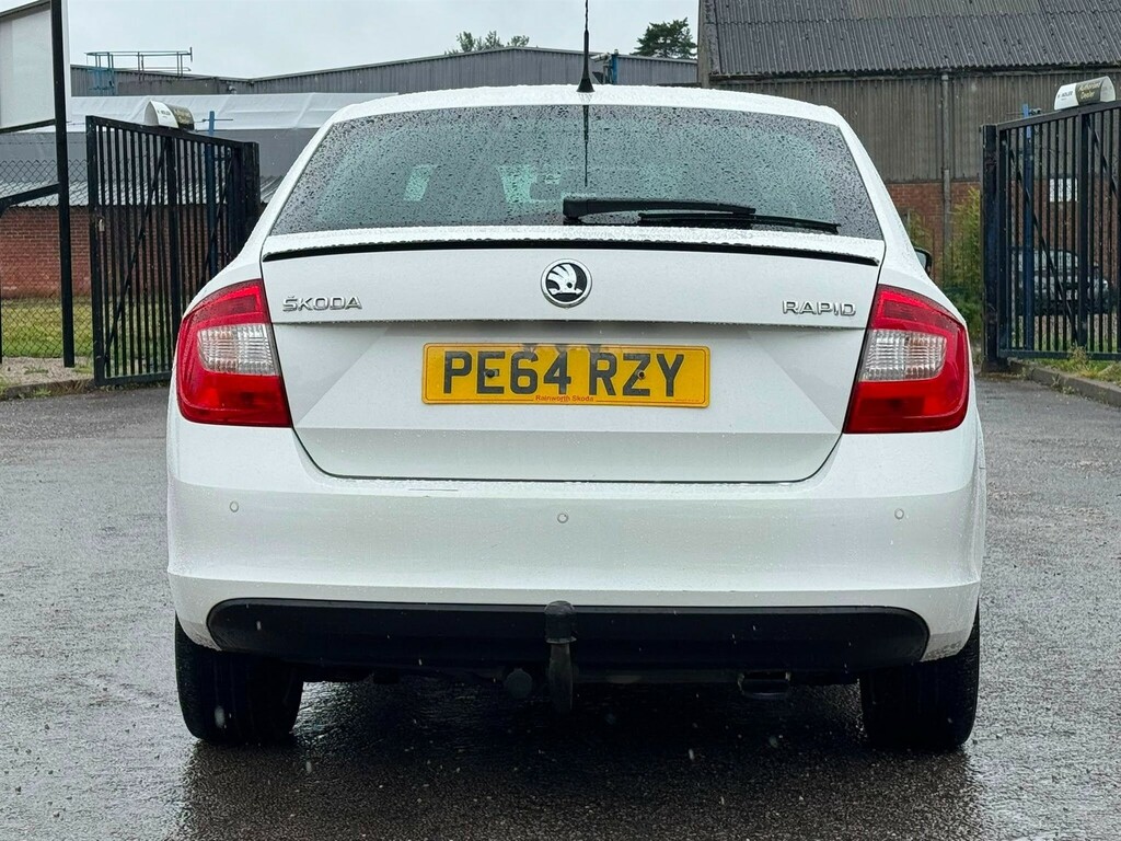 Skoda Rapid Hatchback White #6