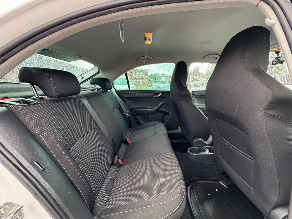 Skoda Rapid Hatchback Silver #11