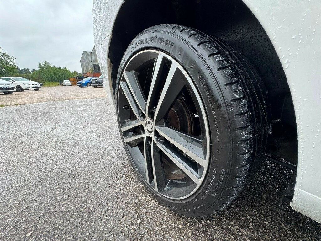 Skoda Rapid Hatchback Silver #19
