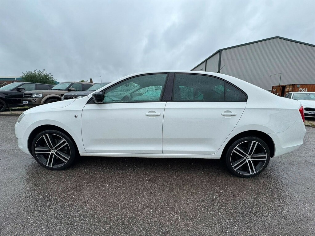 Skoda Rapid Hatchback White #5