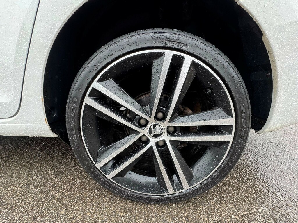 Skoda Rapid Hatchback Silver #23