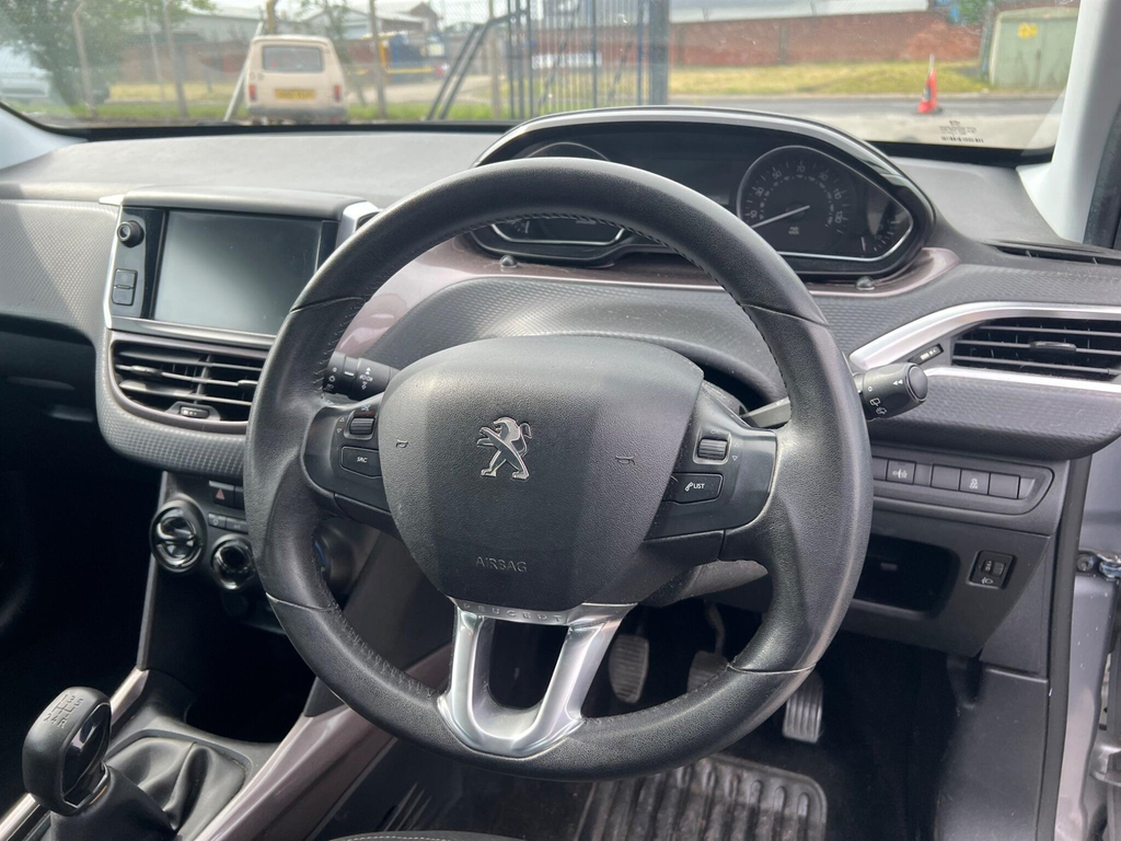 Peugeot 2008 Vti Active Suv White #18