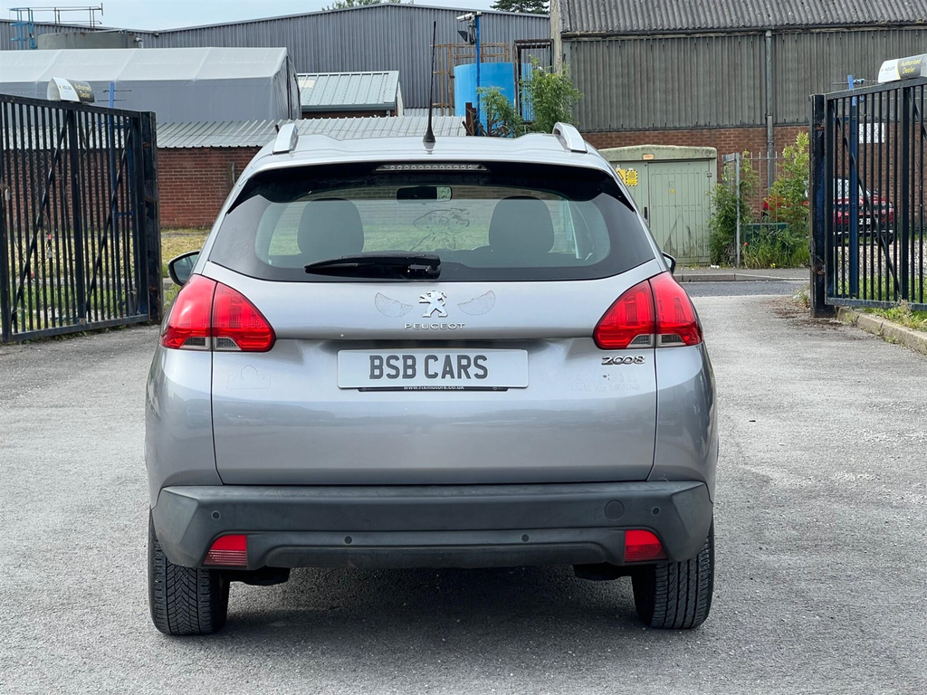 Peugeot 2008 Vti Active Suv White #5