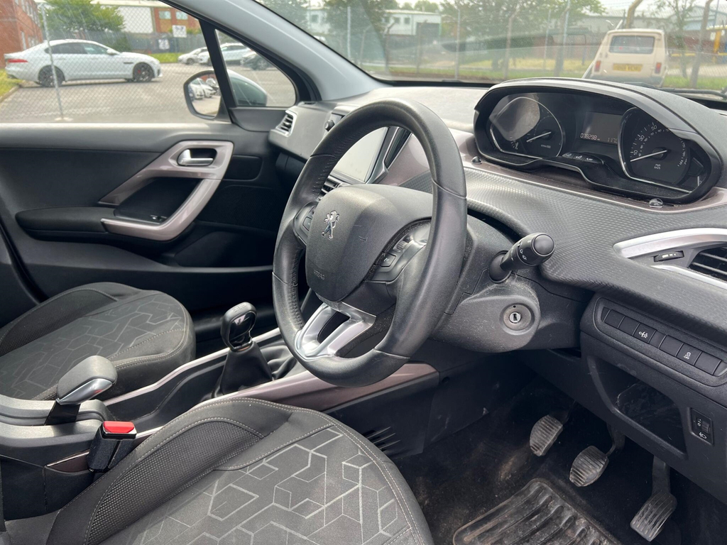 Peugeot 2008 Vti Active Suv White #8