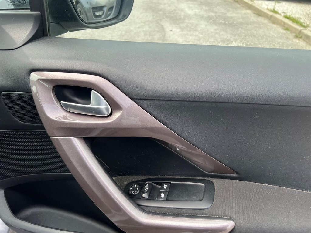 Peugeot 2008 Vti Active Suv White #15