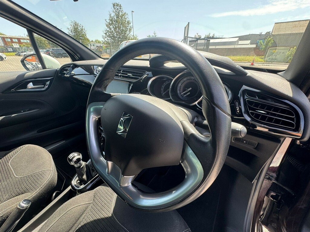 DS DS 3 1.2 Puretech 110 Tyle Nav 3-Door Red #27