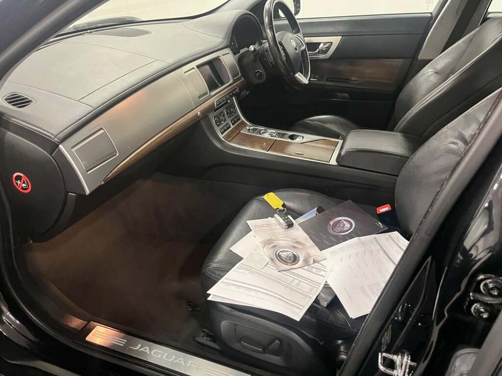 Jaguar XF Premium Luxury 2.2 D Black #32