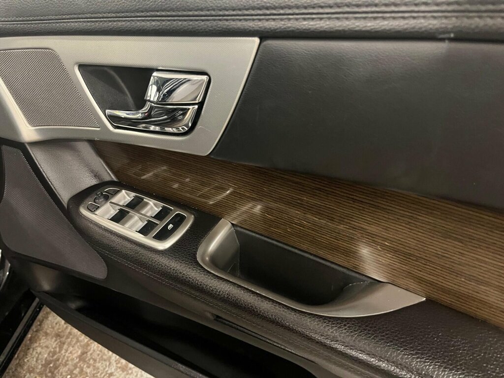 Jaguar XF Premium Luxury 2.2 D Black #18