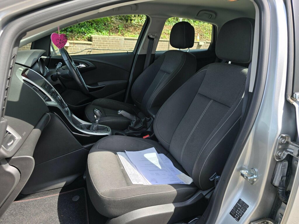 Vauxhall Astra Hatchback Silver #38