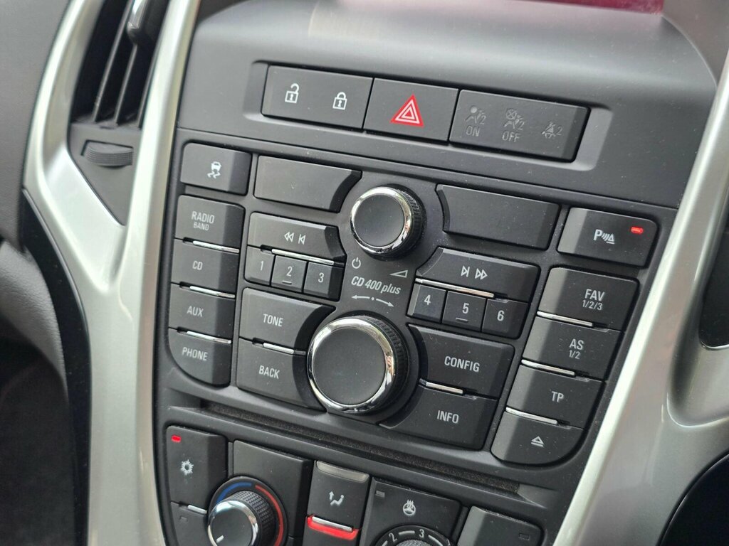 Vauxhall Astra Hatchback Silver #25