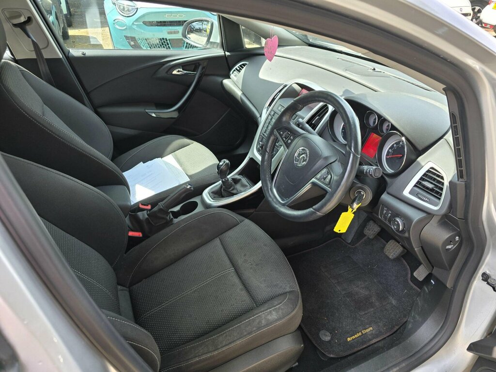 Vauxhall Astra Hatchback Silver #17