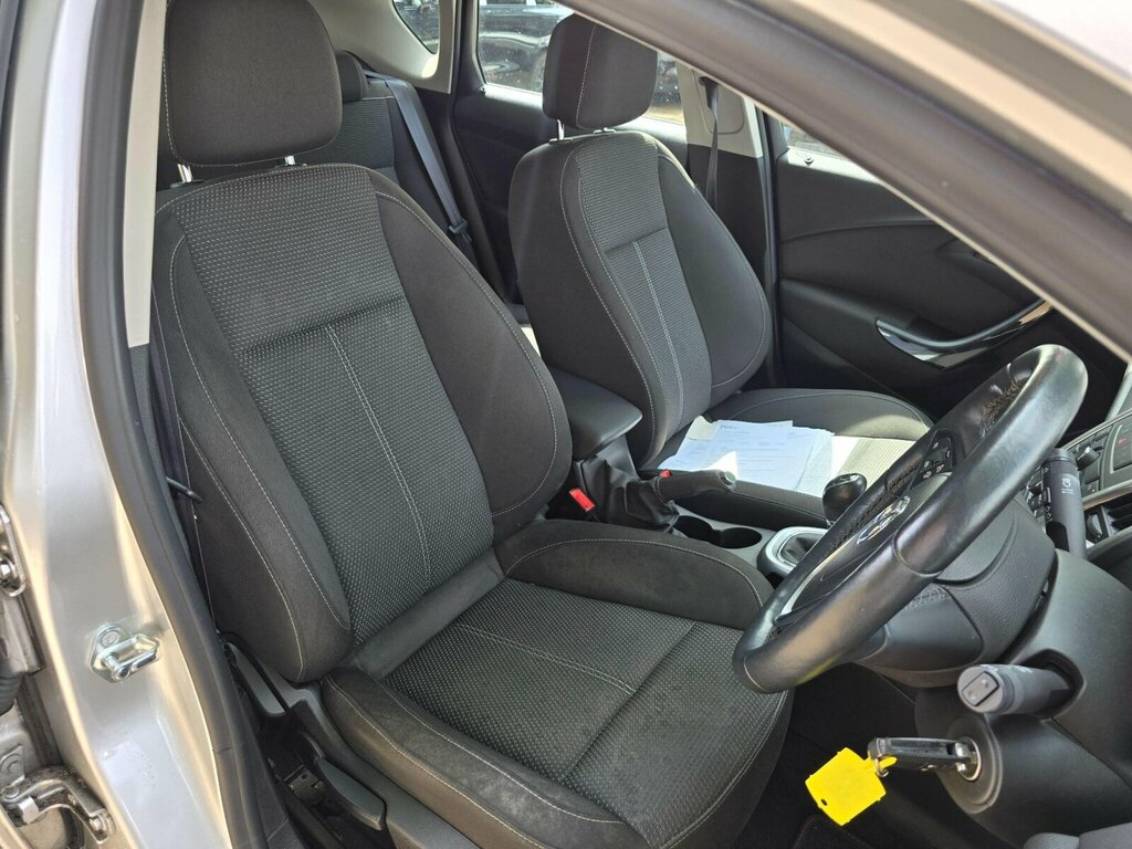 Vauxhall Astra Hatchback Silver #15
