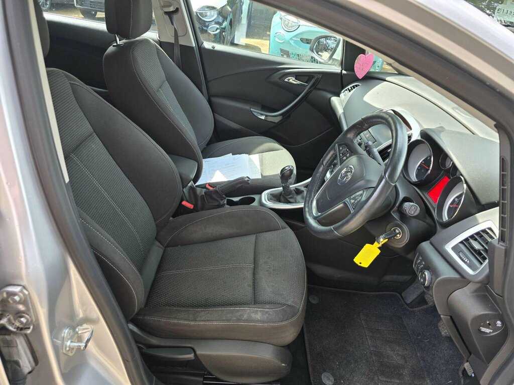 Vauxhall Astra Hatchback Silver #16