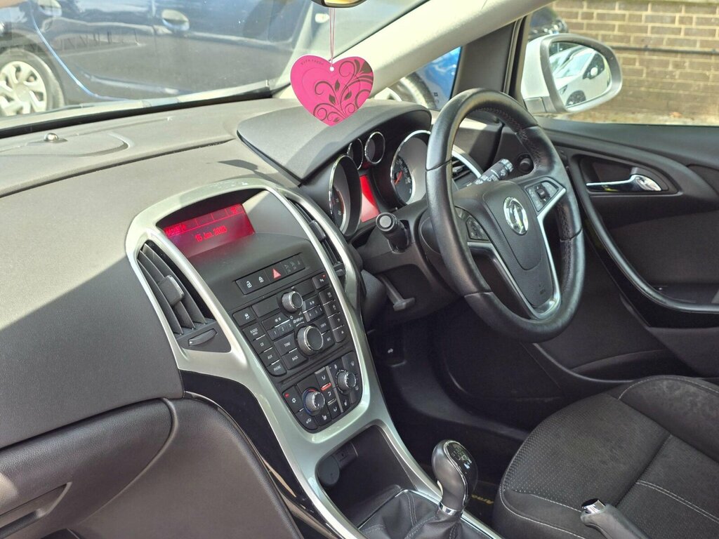 Vauxhall Astra Hatchback Silver #14