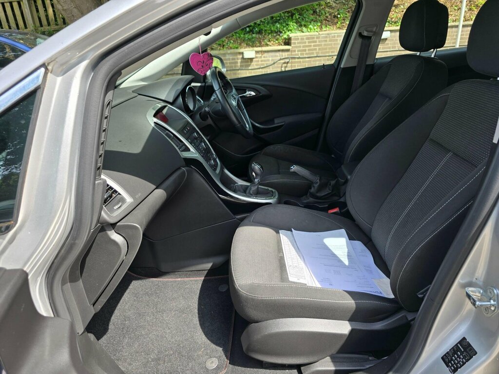 Vauxhall Astra Hatchback Silver #18