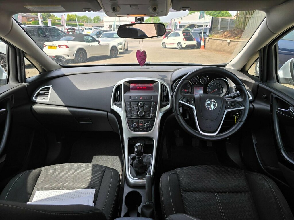 Vauxhall Astra Hatchback Silver #11