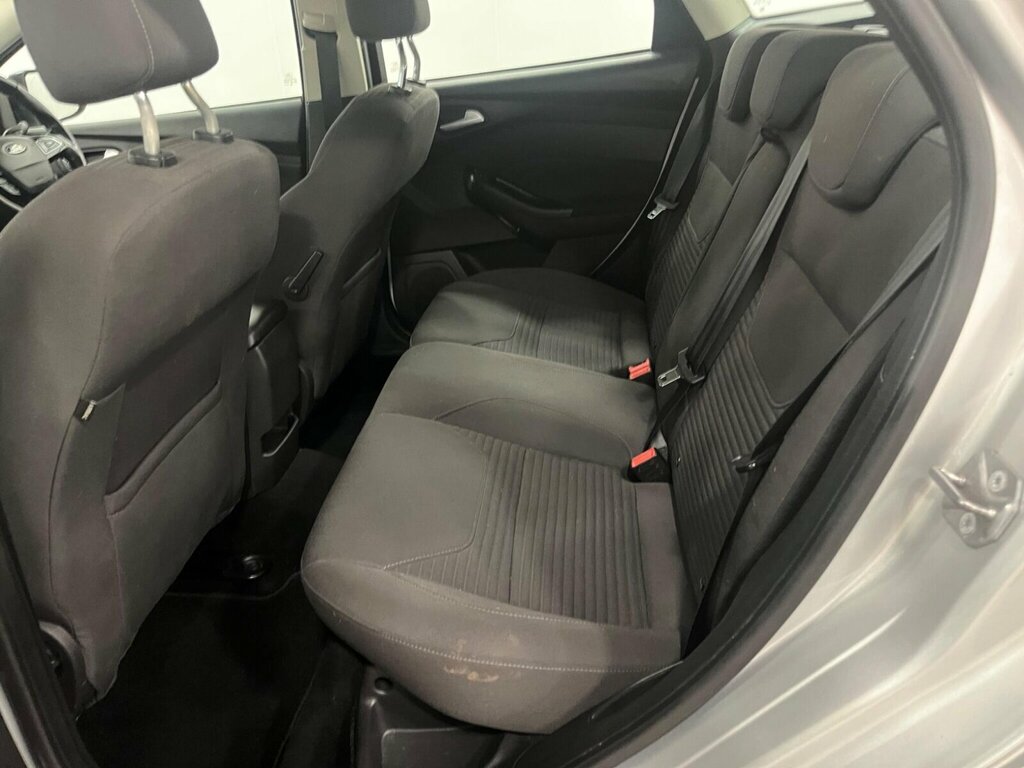 Ford Focus 1.6 Tdci Zetec Euro 5 Ss Red #18
