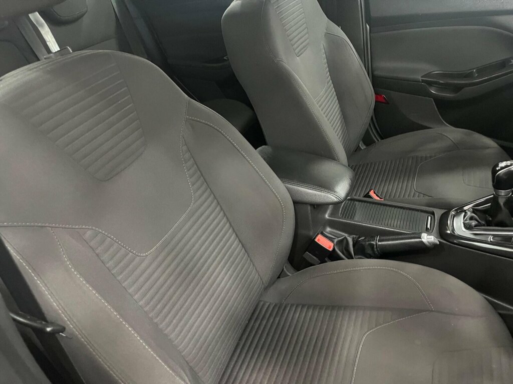Ford Focus 1.6 Tdci Zetec Euro 5 Ss Red #15