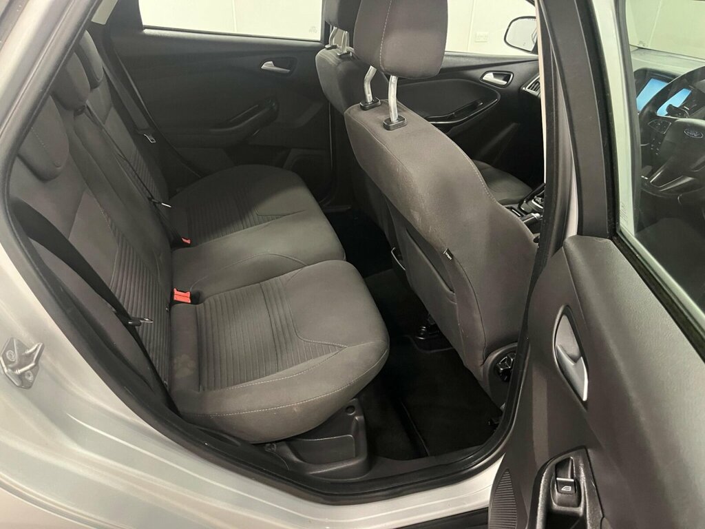 Ford Focus 1.6 Tdci Zetec Euro 5 Ss Red #17