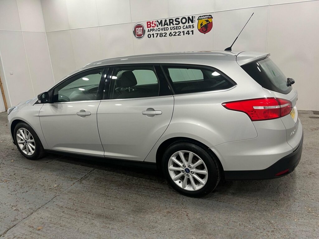 Ford Focus 1.6 Tdci Zetec Euro 5 Ss Red #37