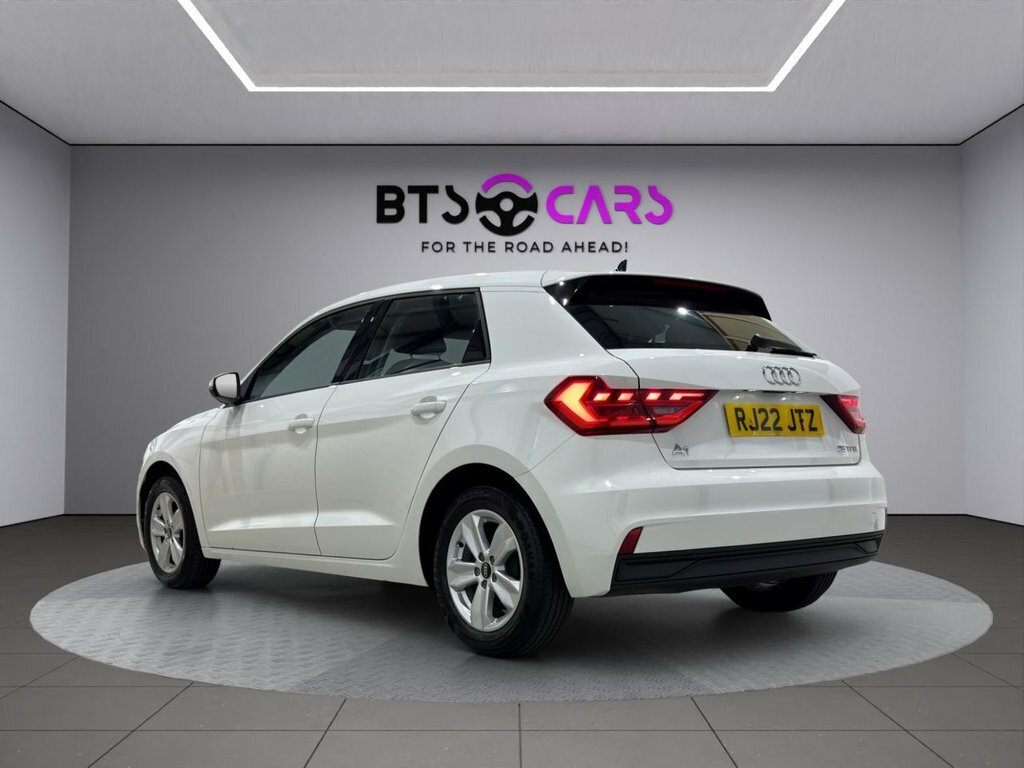 Audi A1 1L Technik RJ22JTZ White #6