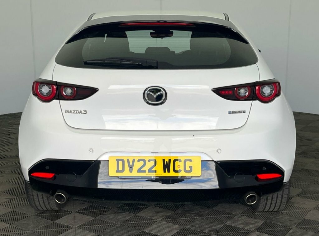 Mazda 3 2L Se-l White #5