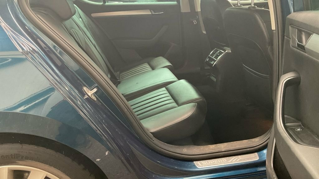 Skoda Superb Brown #8