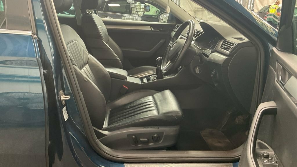 Skoda Superb 1.4L Se Technology Blue #2