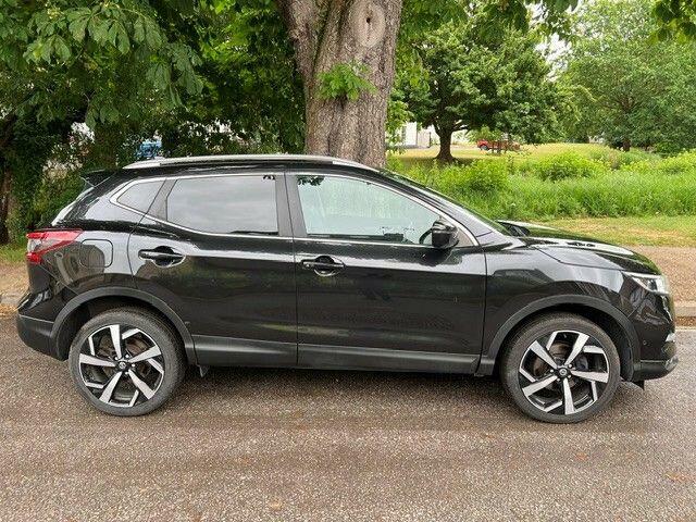 Nissan Qashqai 1.2 Dig-t Tekna Euro 6 Ss EK67XHU Black #2