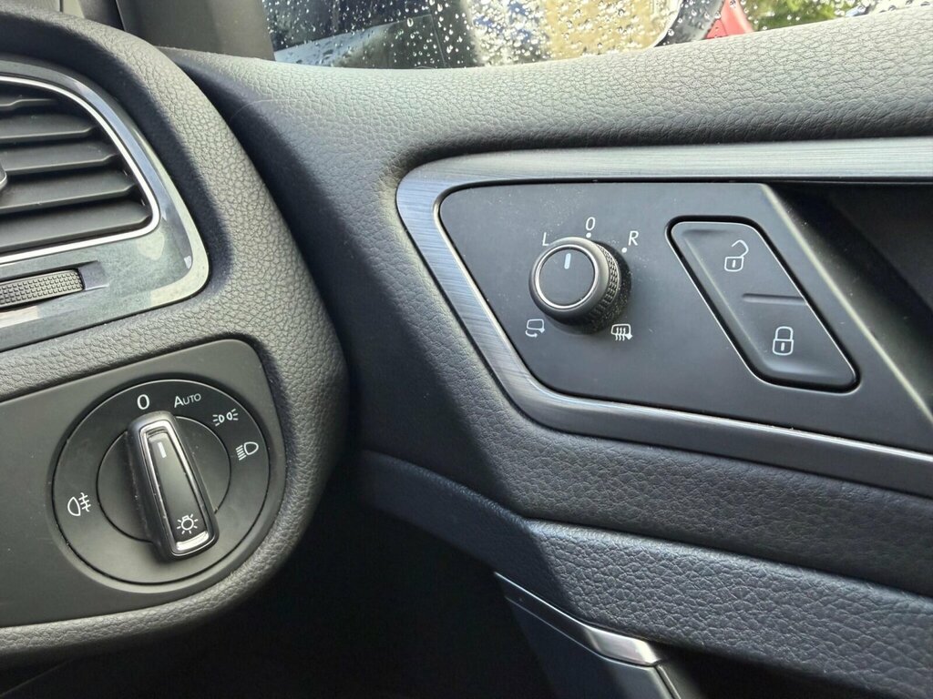 Volkswagen e-Golf Hatchback White #13