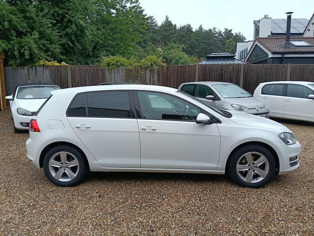 Volkswagen Golf 1.4 Tsi Bluemotion Tech Match Edition Hatchback MF16ZYJ White #4