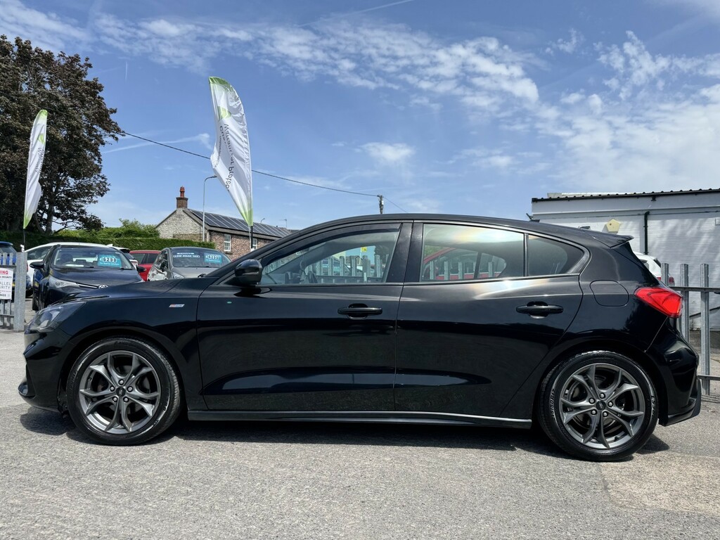 Ford Focus Hatchback 1.5 Ecoblue St-line 201868 LT68SZU Black #2