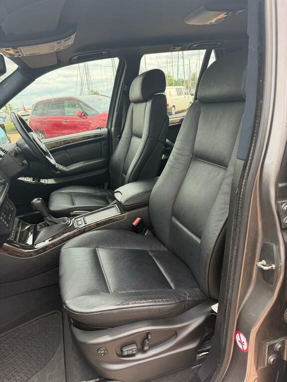 BMW X5 Estate Black #48