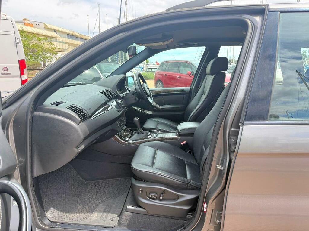 BMW X5 Estate Black #47
