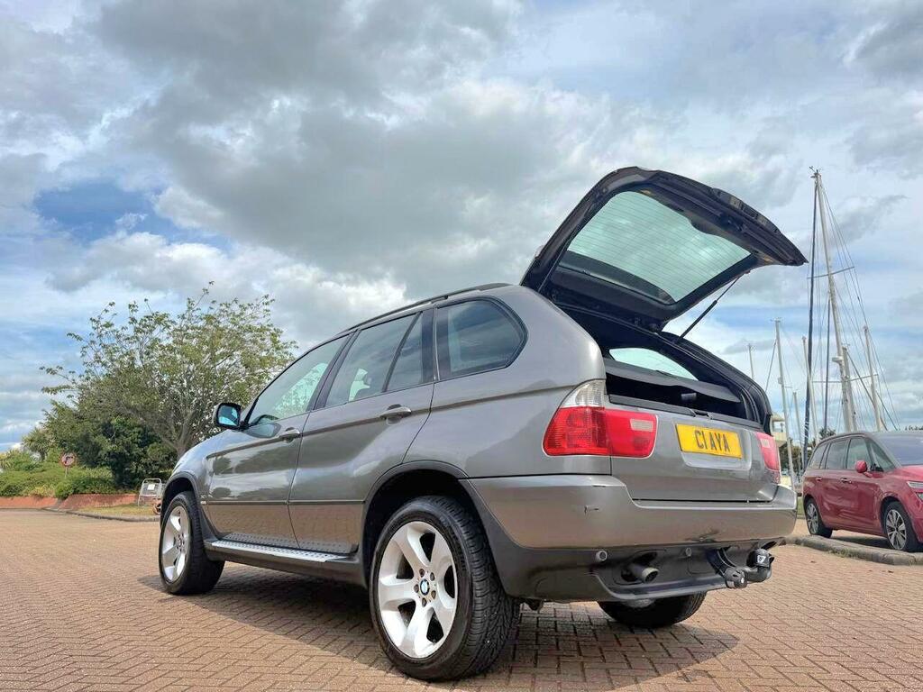 BMW X5 Estate Black #7