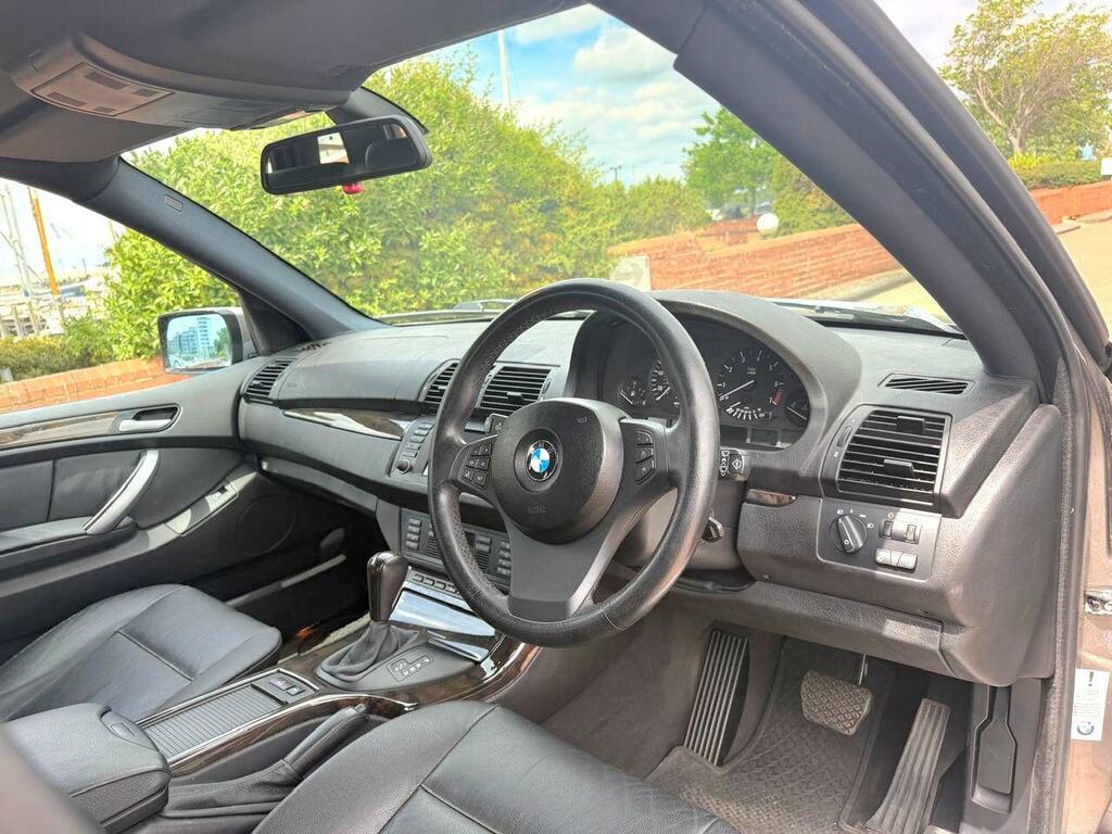 BMW X5 Estate Black #14